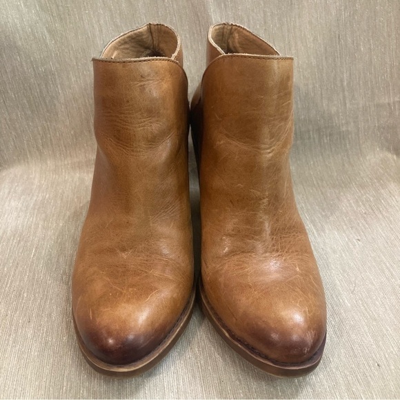 LUCKY BRAND Sz 6 Distressed Stacked  Heel Tulip Top Leather Ankle Booties - Picture 2 of 10